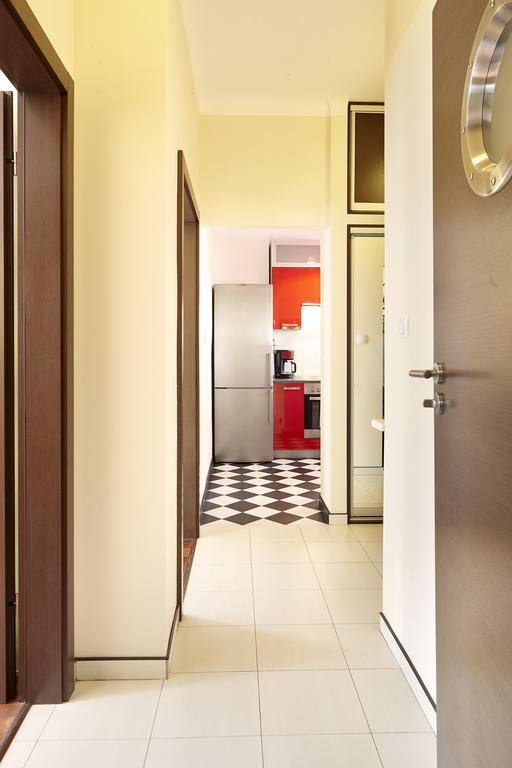 Lovely Funky Flat Near Royal Park Varşovia Exterior foto