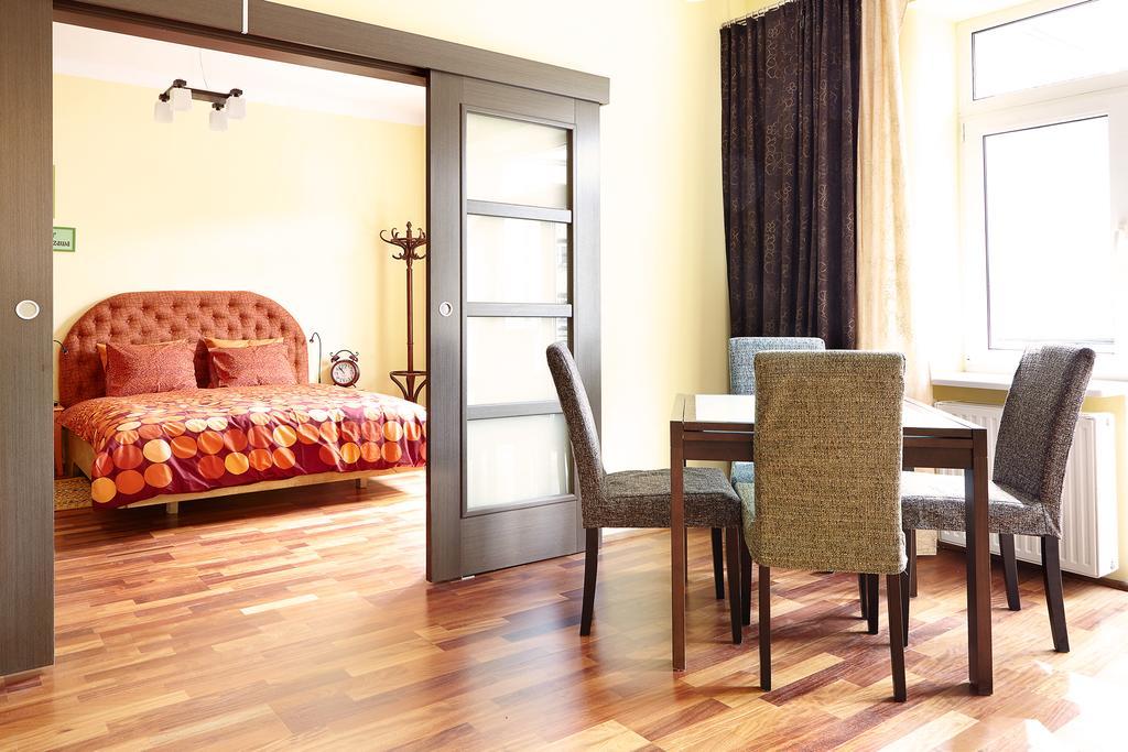Lovely Funky Flat Near Royal Park Varşovia Exterior foto